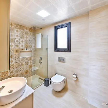 Aysena - Doganin Kalbine Kuecuek Bir Kacamak